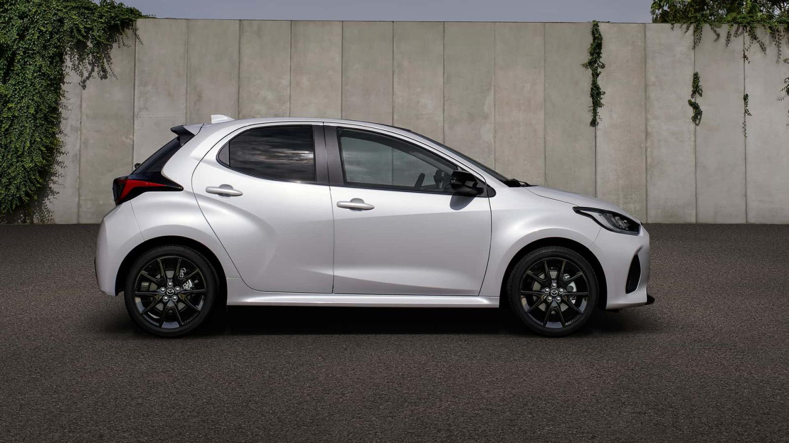 Το Mazda2 Hybrid ανανεώθηκε 